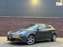 Alfa Romeo Giulietta - 1.6 JTDm Distinctive | El. Ramen | Airco | Pano | Trekhaak | Diesel | NAP | Zo mee