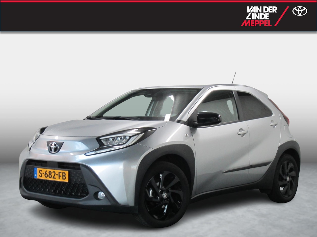 Toyota Aygo X - 1.0 VVT-i S-CVT first Automaat Airco/ECC - AutoWereld.nl