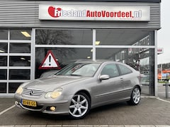 Mercedes-Benz C-klasse Sportcoupé - 180 K. /Cruise/Sport interieur/Navigatie/Achteruitrij camera/ 169.704 KM NAP/