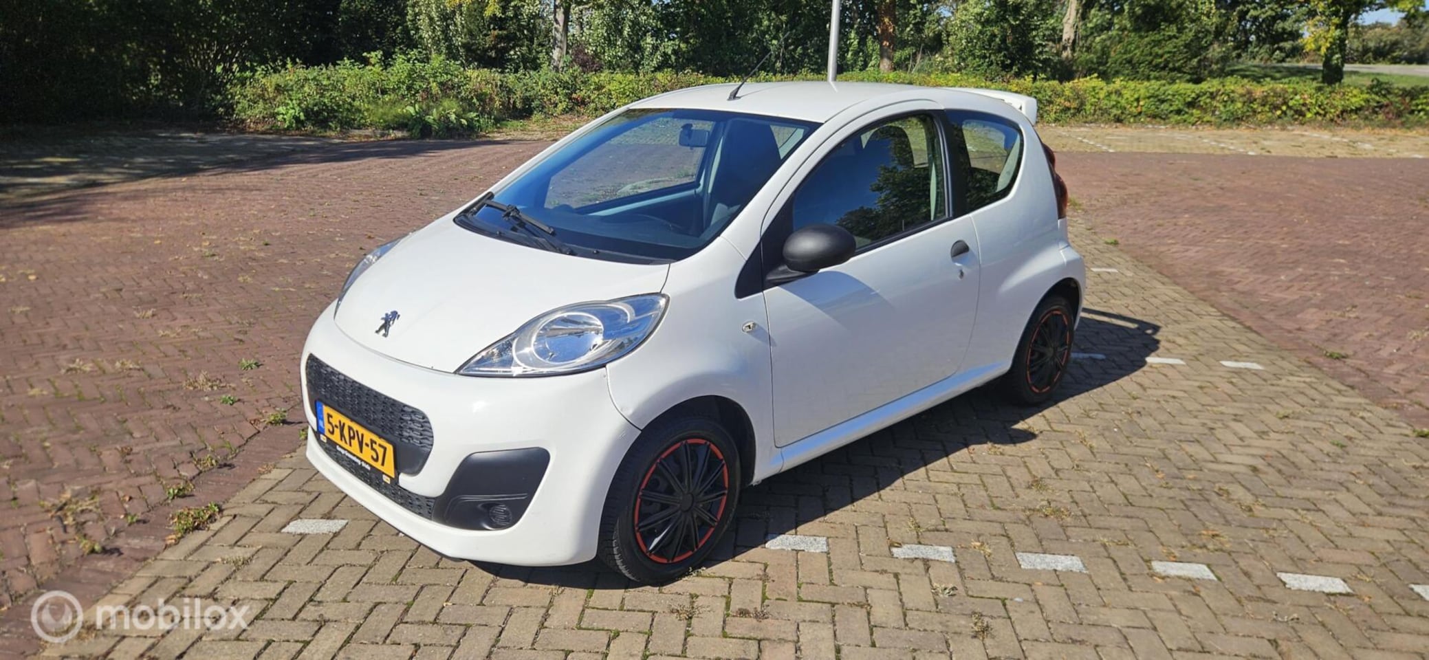 Peugeot 107 - 1.0-12V XR 1.0-12V XR - AutoWereld.nl