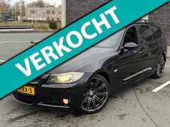 BMW 3-serie Touring - 330i Business Line | M-pakket | Pano | Keyless | ACC | Zwarte hemel | BOMVOL