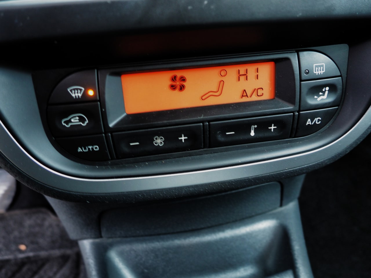 Citroën C3 - 1.4 Ligne Ambiance CLIMA CRUISE TREKHAAK PARKEER S.