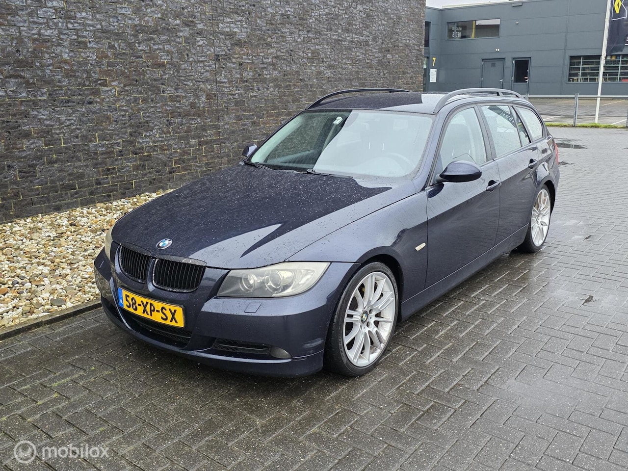 BMW 3-serie Touring - 320i Business Line 320i Business Line - AutoWereld.nl