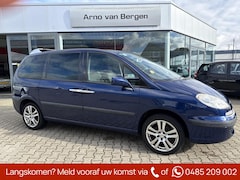 Peugeot 807 - 2.2 ST, 6 persoons, climatronic, cruisecontrol, trekhaak, electrische schuifdeuren, nieuwe