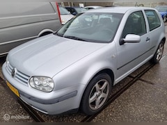 Volkswagen Golf - 1.6-16V Airco elektrische ramen
