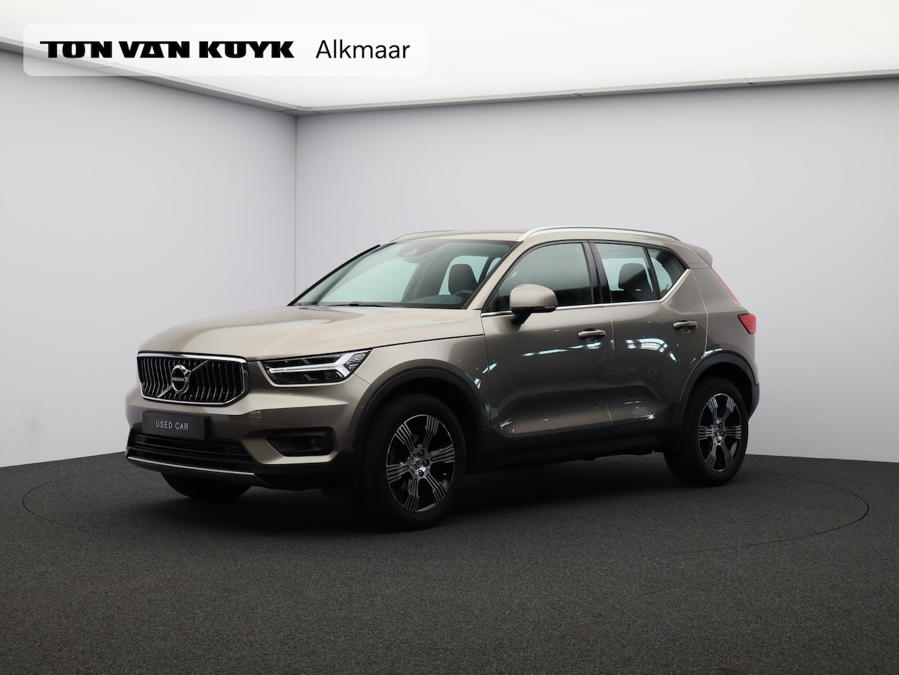 Volvo XC40 - T2 Inscription / Trekhaak / Adapt. cruise / Leder / Keyless - AutoWereld.nl