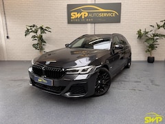 BMW 5-serie Touring - 530i | M-sport | Pano | HUD | Pilot assist | Camera | Navi | Grootlicht assistent | Trekha