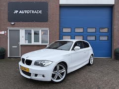 BMW 1-serie - 118i Business Line Sport | NAP | 18" LMV | M-pakket