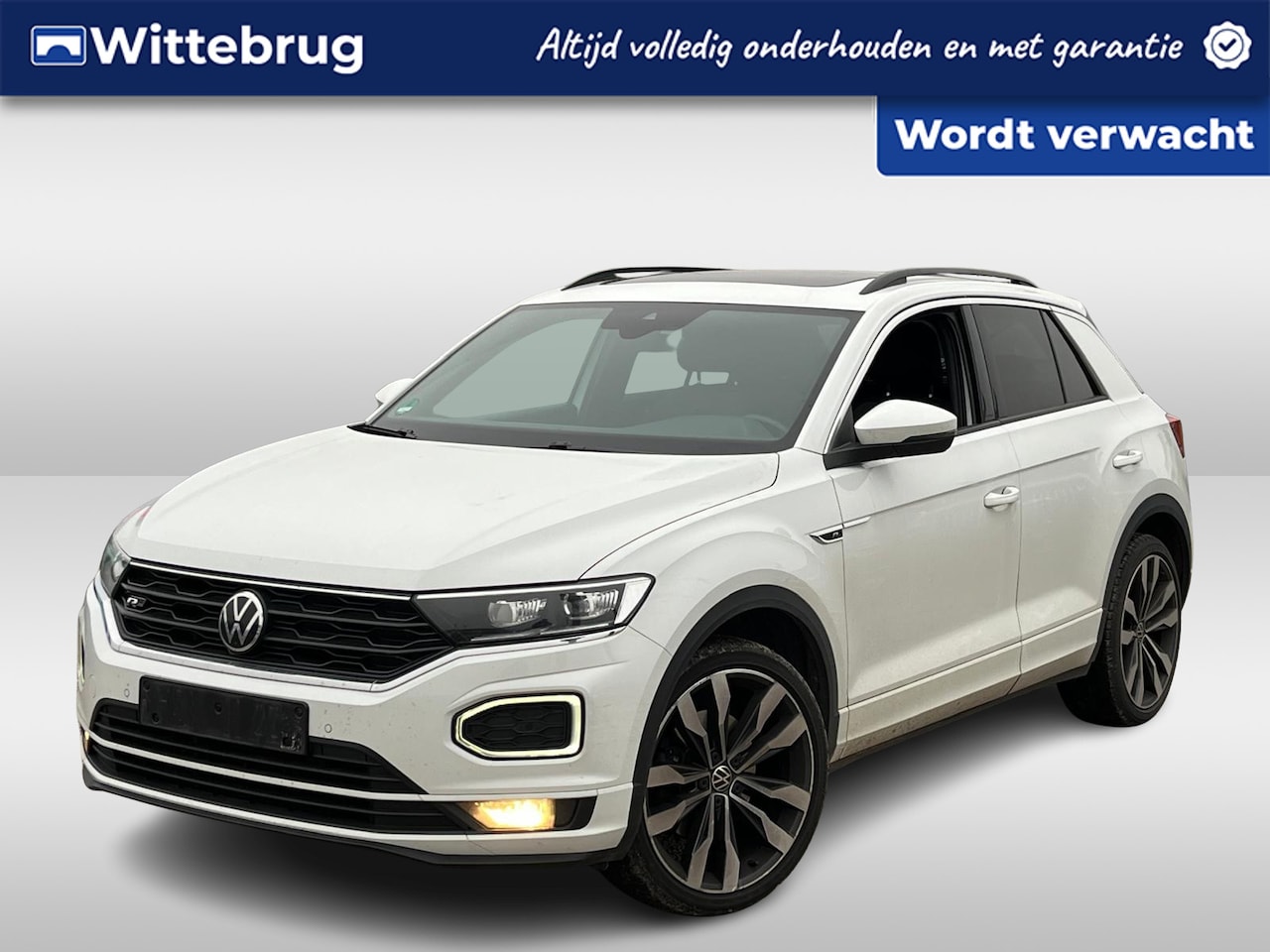 Volkswagen T-Roc - 1.5 TSI 150pk R-Line DSG Automaat / Panoramadak / LM 19 inch / Digital cockpitt / Navigati - AutoWereld.nl