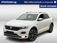 Volkswagen T-Roc - 1.5 TSI 150pk R-Line DSG Automaat / Panoramadak / LM 19 inch / Digital cockpitt / Navigati