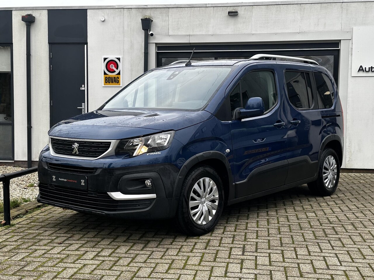 Peugeot Rifter - 1.2 Puretech Allure Trekhaak | App Connect | Cruise | Airco - AutoWereld.nl