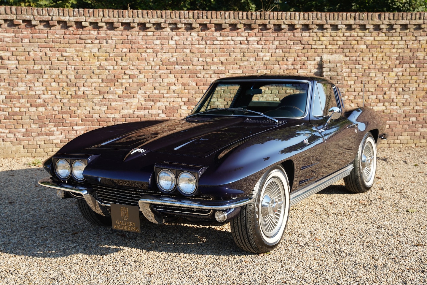 Corvette C2 - Sting Ray Coupé Body-off restored in Europe, Wonderful condition - runs great and fast, Ex - AutoWereld.nl