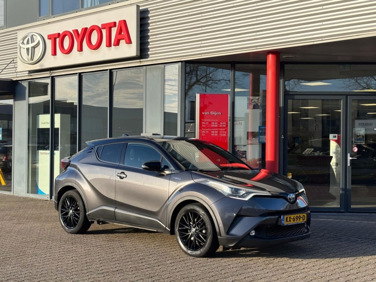 Toyota C-HR - 1.8 Hybrid Bi-Tone Plus | Automaat | Full- options | 1ste eigena - AutoWereld.nl