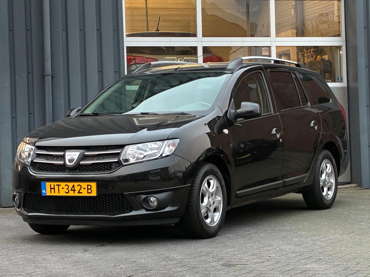 Dacia Logan MCV - 0.9 TCe Lauréate Airco Cruisecontrole Trekhaak - AutoWereld.nl