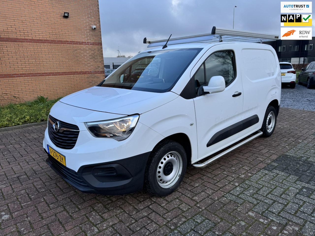 Opel Combo - 1.6D L1H1 Edition 1.6D L1H1 Edition, Imeriaal, Euro 6, Navigatie, PDC - AutoWereld.nl
