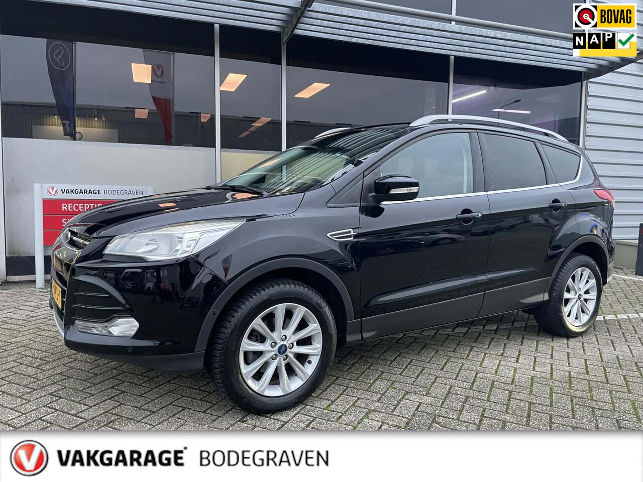 Ford Kuga - 1.5 Titanium / navigatie / stoelverwarming / trekhaak - AutoWereld.nl