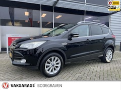 Ford Kuga - 1.5 Titanium / navigatie / stoelverwarming / trekhaak