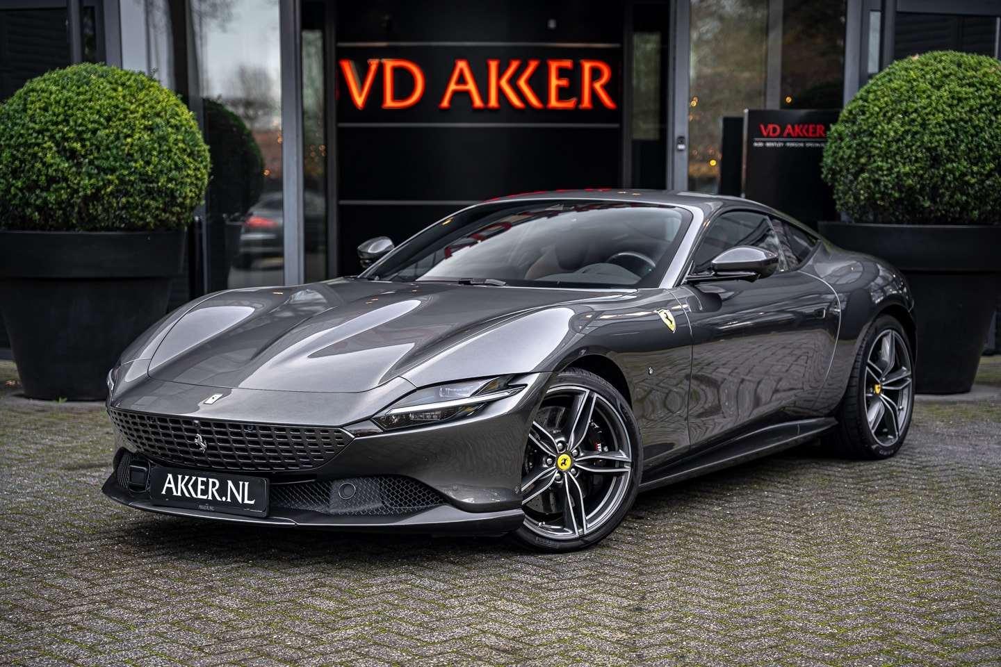 Ferrari Roma - 3.9 V8 620 PK BTW | Carbon Ext. | Carbon + LED Stuur | Daytona Stoelen - AutoWereld.nl