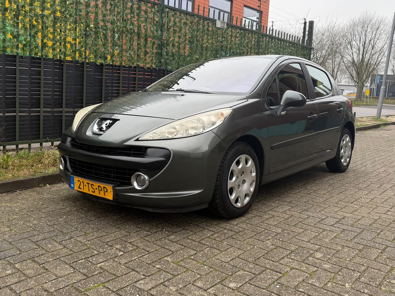 Peugeot 207 - 1.6-16V XS 2007 Grijs AIRCO|CARKIT|NAP|APK 26 - AutoWereld.nl