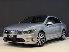 Volkswagen Passat - 1.4 TSI GTE Highline | Panoramadak | SoH 94% | Elektrische Trekhaak | 360 Camera
