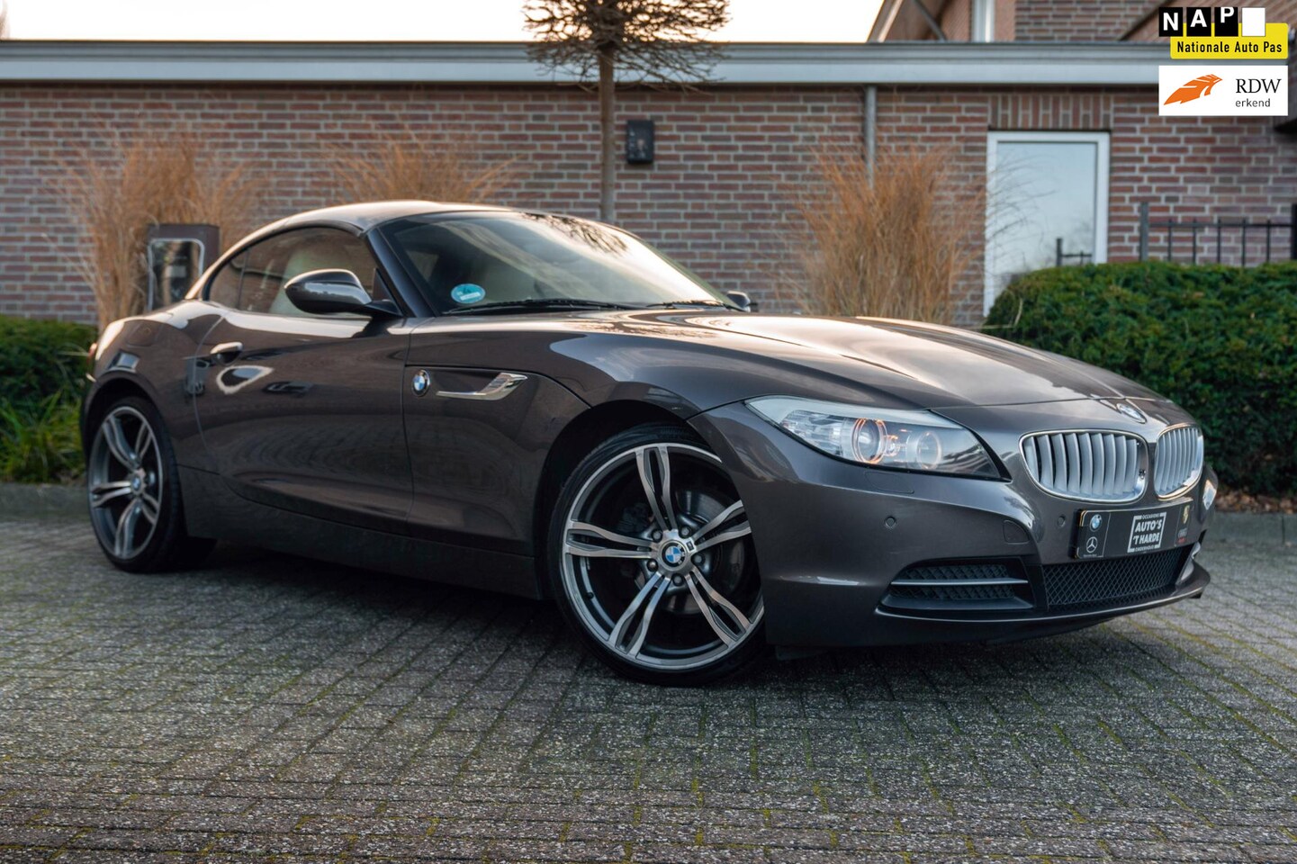 BMW Z4 Roadster - SDrive23i Executive NL Auto Clima Cruise Leer Stoelverwarming 19'' - AutoWereld.nl