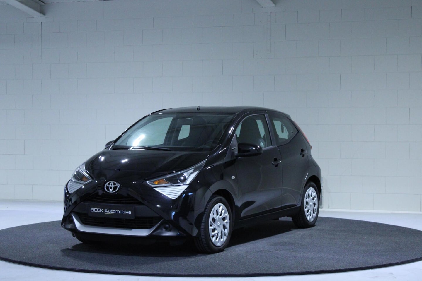 Toyota Aygo - 1.0 VVT-i X-Joy | Parkeercamera | Apple CarPlay - AutoWereld.nl