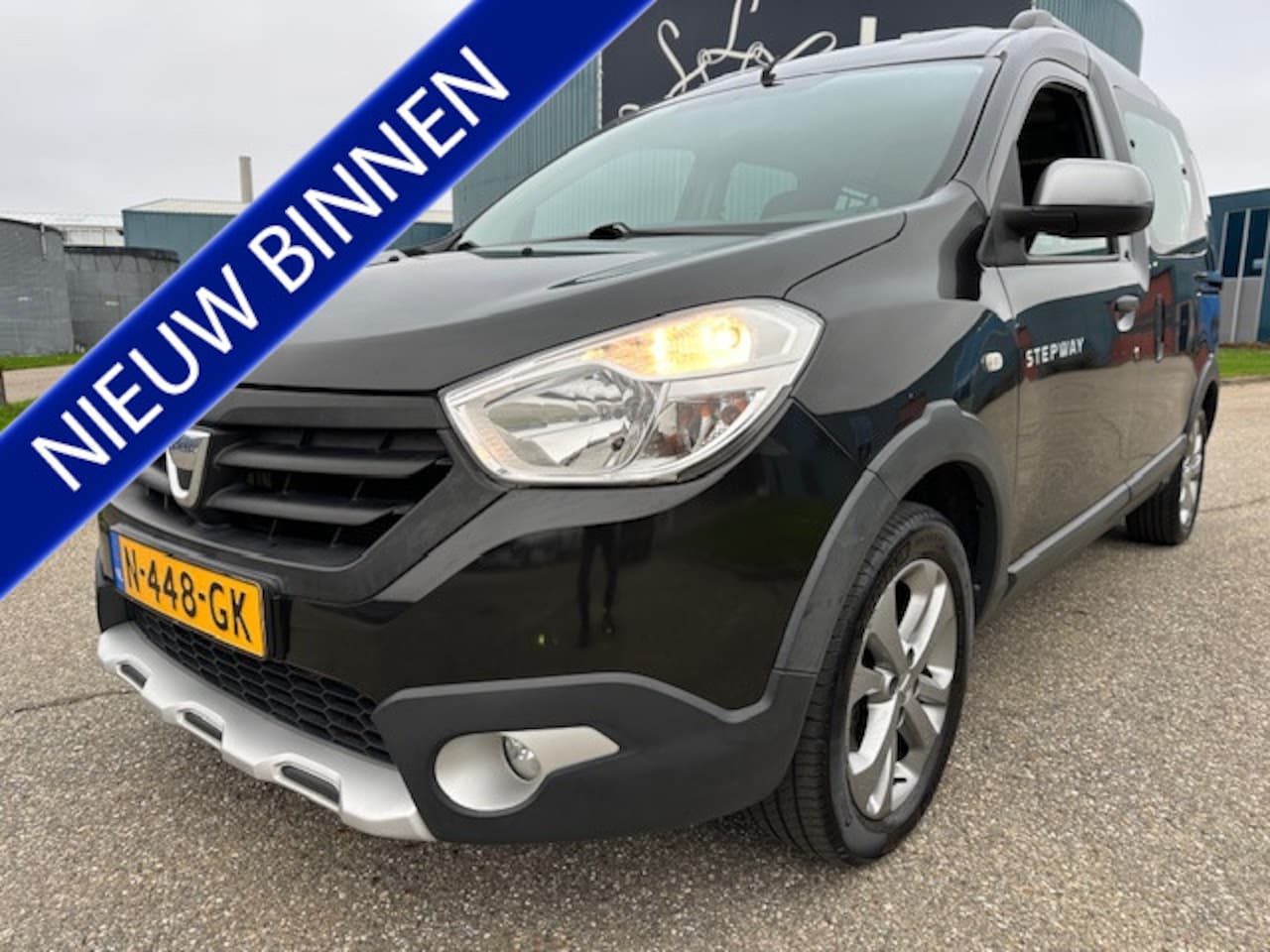 Dacia Dokker - 1.2 TCe Stepway NAVI - AutoWereld.nl