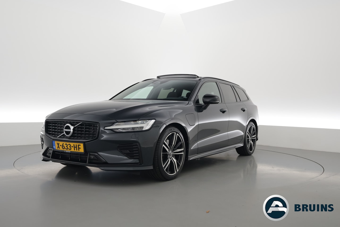 Volvo V60 - 2.0 T8 Twin Engine AWD R-Design 2.0 T8 Twin Engine AWD R-Design - AutoWereld.nl