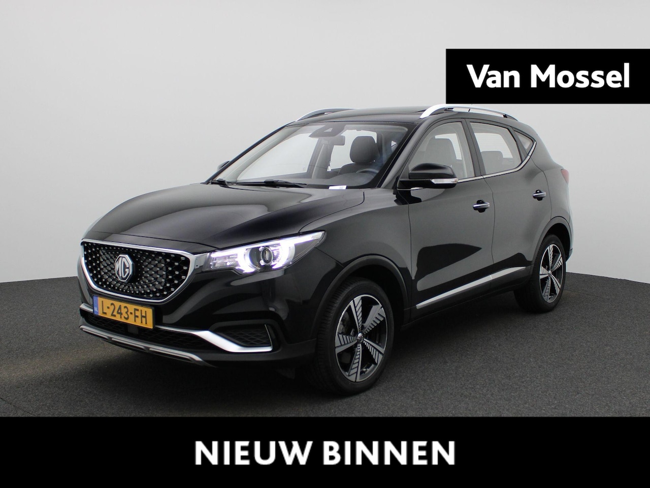 MG ZS - Luxury 45 kWh | Apple Carplay/Android Auto |  elektrisch glazen panorama-dak | Lederen bek - AutoWereld.nl