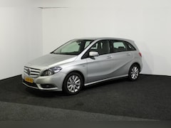 Mercedes-Benz B-klasse - , trekhaak, parksensor vol in opties Nwe APK en afleveringsbeurt inclusief Garantie pakket