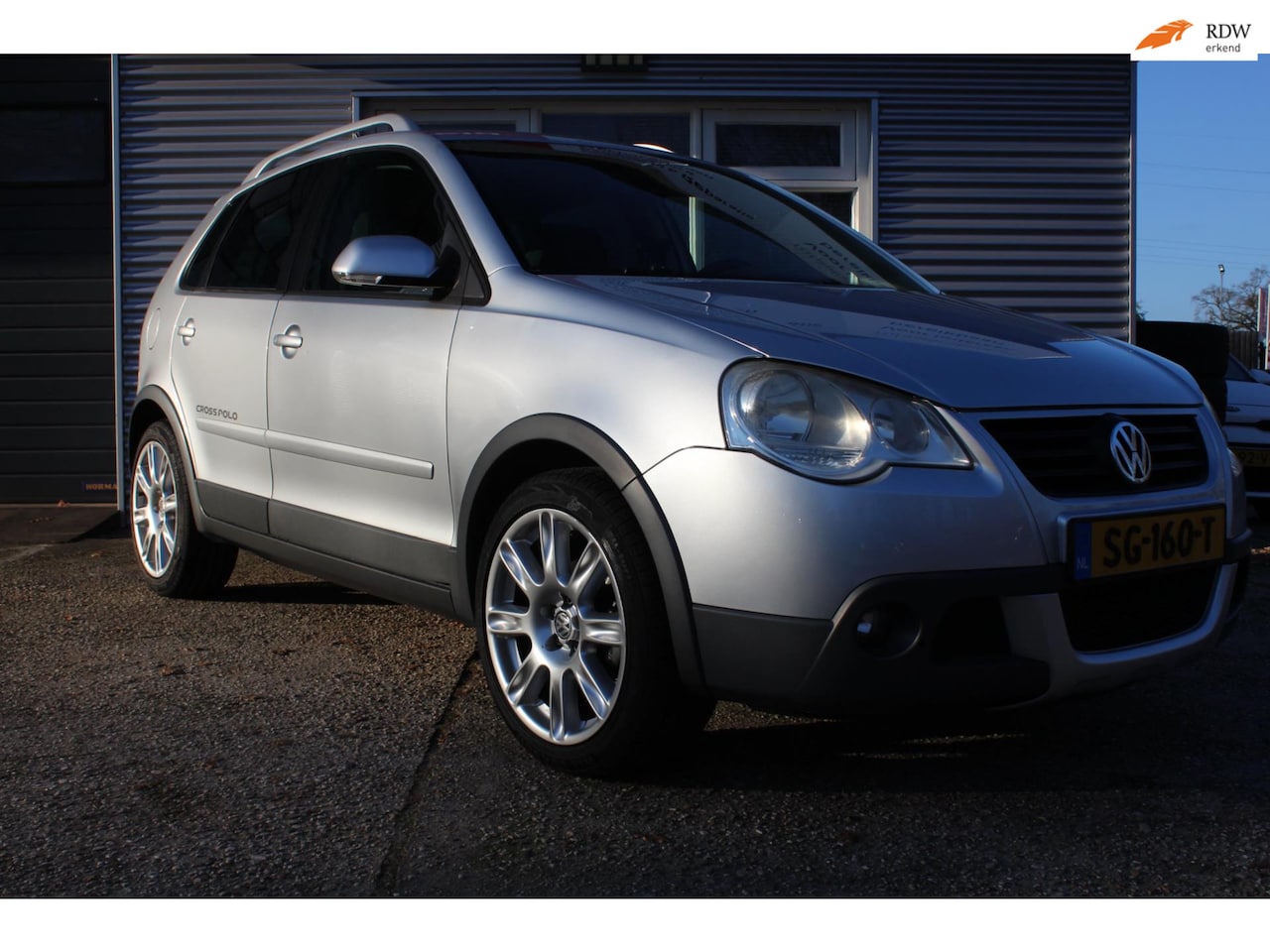Volkswagen Polo - 1.4-16V Cross 1.4-16V Cross 5-deurs, airco, nieuwe apk, lichtmetalen velgen / all-season banden, boekjes - AutoWereld.nl