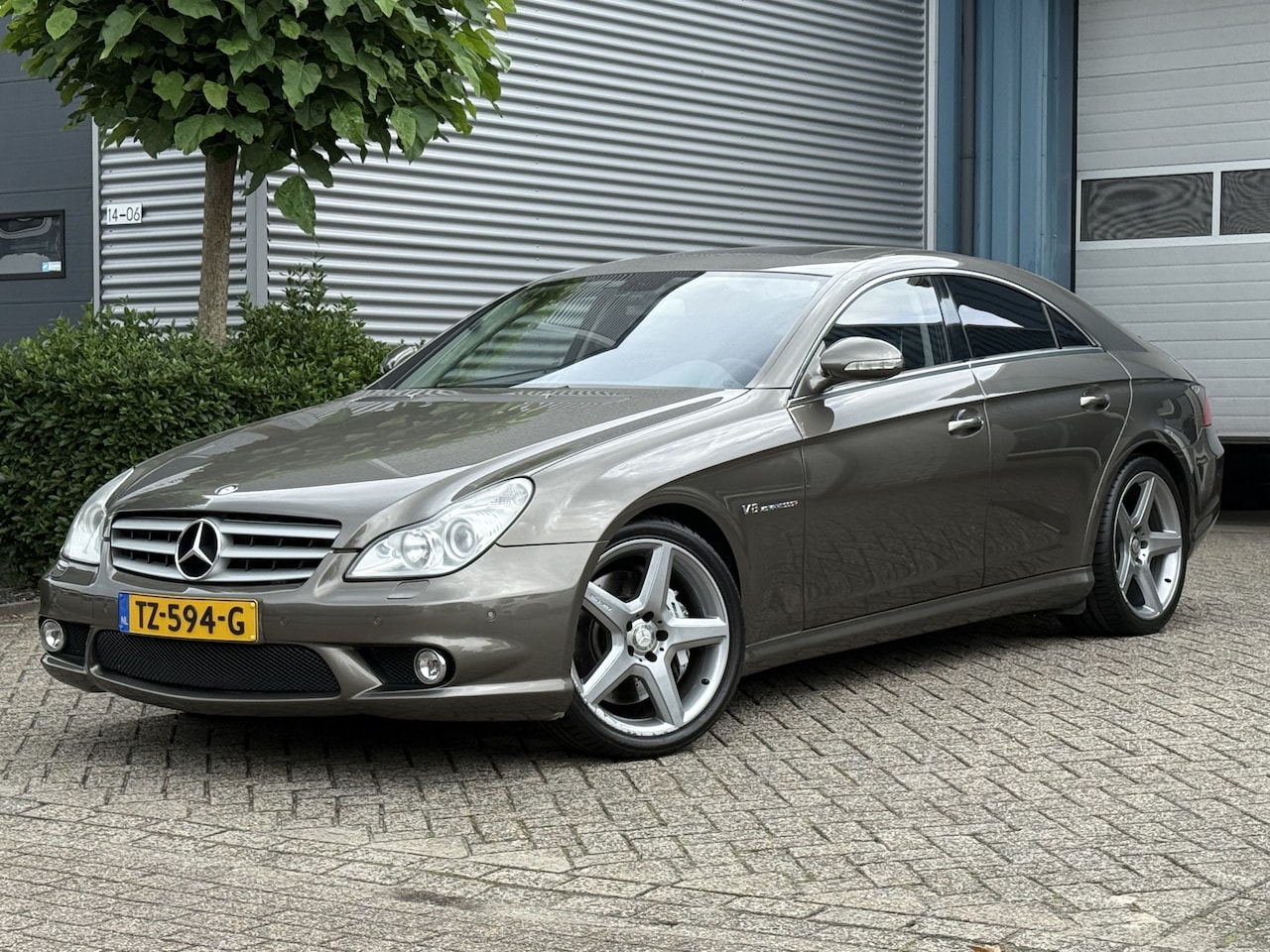 Mercedes-Benz CLS-klasse - AMG 55 V8 | MEMORY | SCHUIFDAK | NAVI | CAMERA | XENON | 19"| LEDER | STOELVENTILATIE | EN - AutoWereld.nl