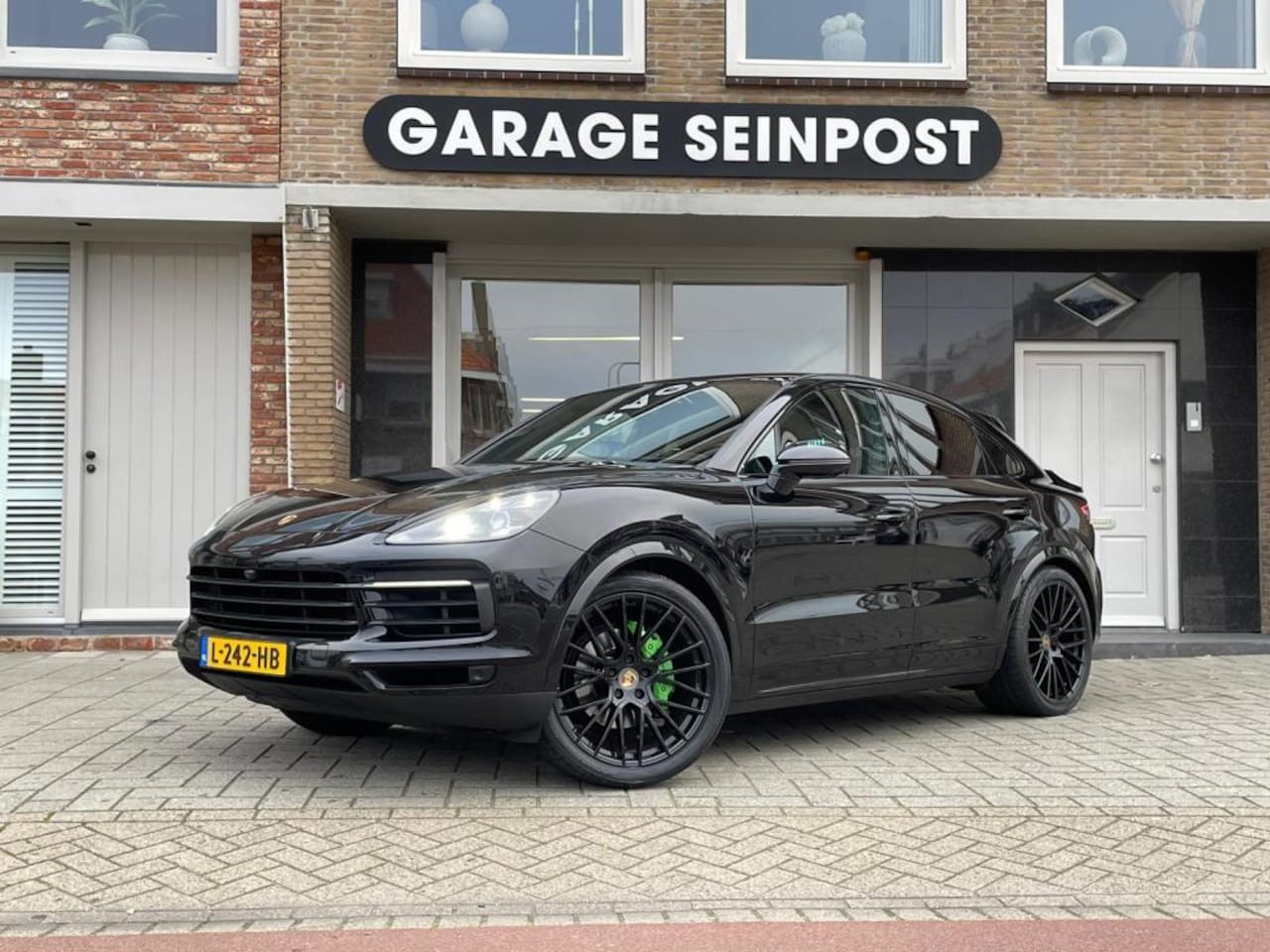 Porsche Cayenne Coupé - 3.0 340pk Pano / Sport Chrono / BOSE / 360 Camera - AutoWereld.nl