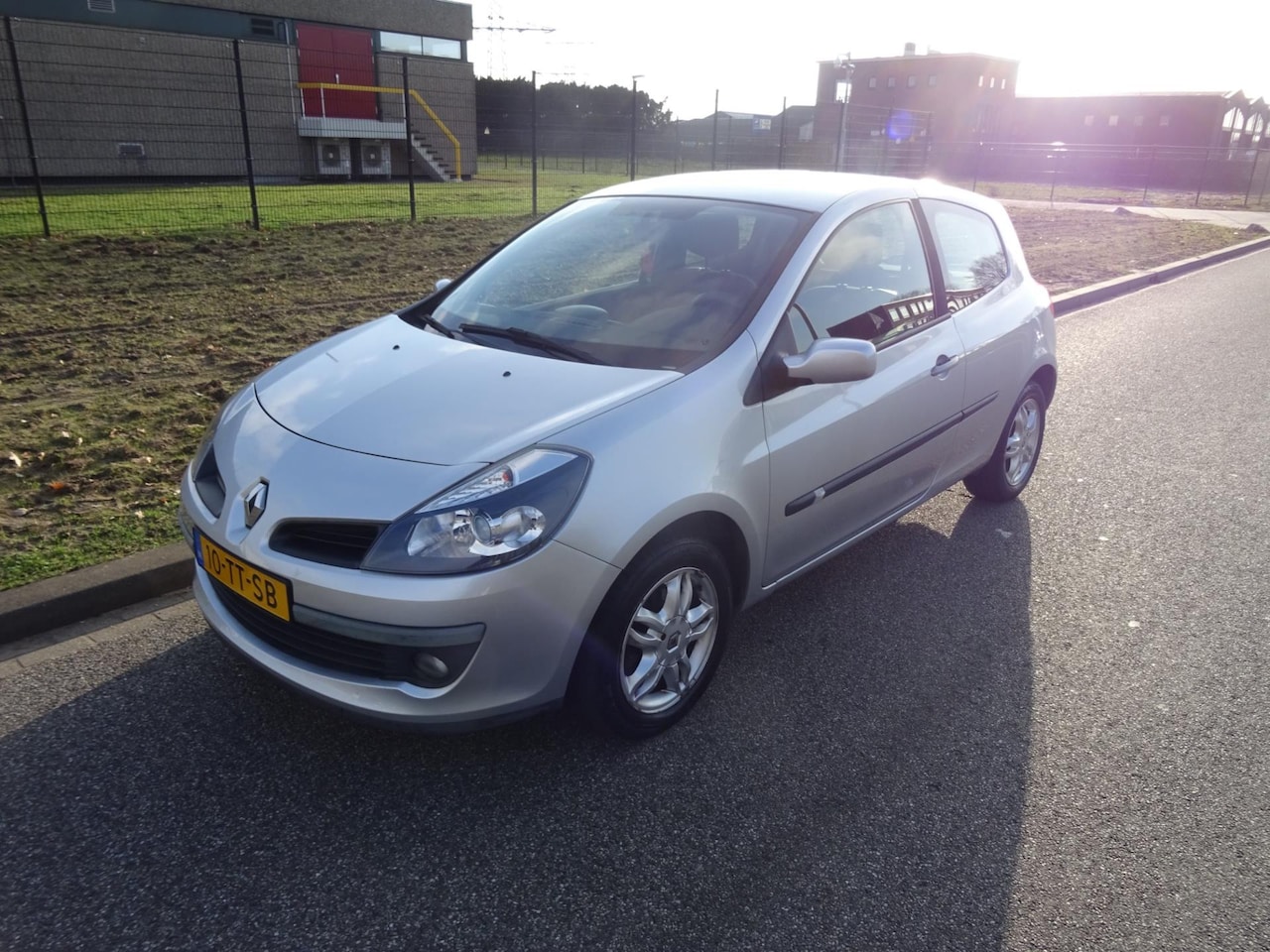 Renault Clio - 1.4-16V Team Spirit 1.4-16V Team Spirit - AutoWereld.nl