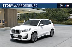 BMW X1 - xDrive25e M Sport Automaat / Panoramadak / Sportstoelen / Achteruitrijcamera / M Adaptief