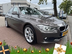 BMW 3-serie - 320i Efficient Dynamics Edition Executive Airco/ECC, Navigatie, Leder Interieur
