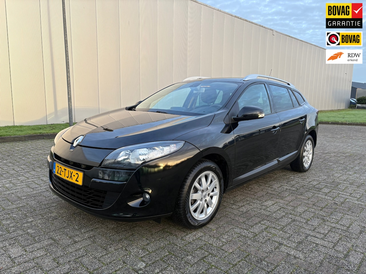 Renault Mégane Estate - 1.6 Parisienne 1.6 Parisienne , Schuifdak, Navigatie, Trekhaak - AutoWereld.nl