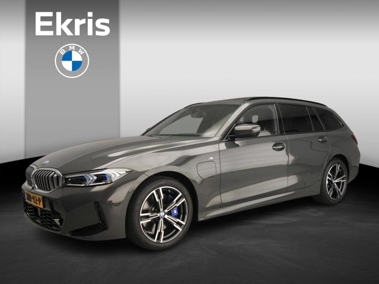 BMW 3-serie Touring - 330e | M-Sportpakket | LED | HUD | Schuifdak | Active Cruise | Trekhaak | DAB | Hifi speak - AutoWereld.nl