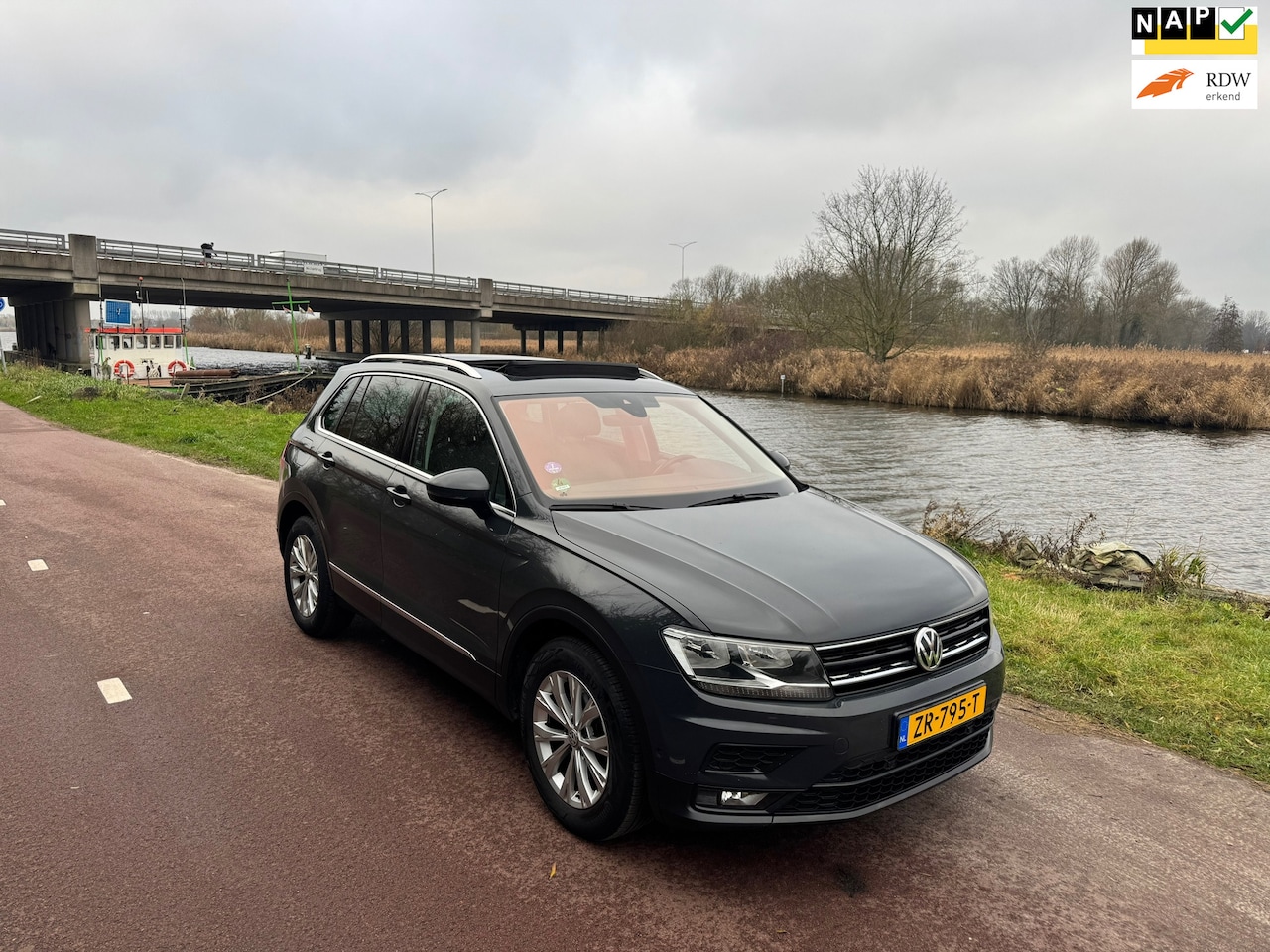 Volkswagen Tiguan - 1.5 TSI ACT Comfortline Business|Pano|2e eig.| - AutoWereld.nl