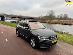 Volkswagen Tiguan - 1.5 TSI ACT Comfortline Business|Pano|2e eig.|