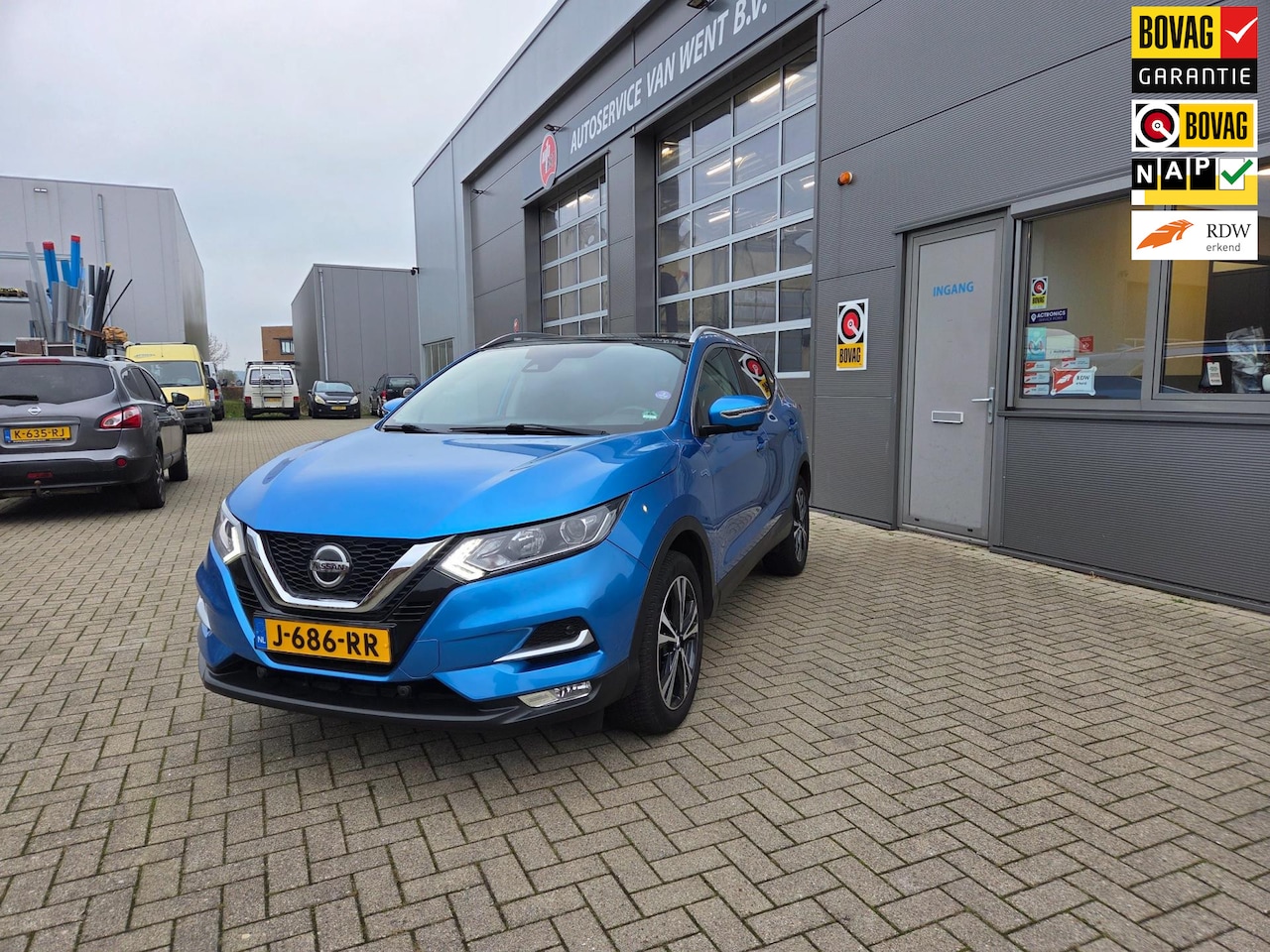 Nissan Qashqai - 1.3 DIG-T N-Connecta Pano, Navi, Trekhaak 160pk! incl 1 jaar garantie - AutoWereld.nl