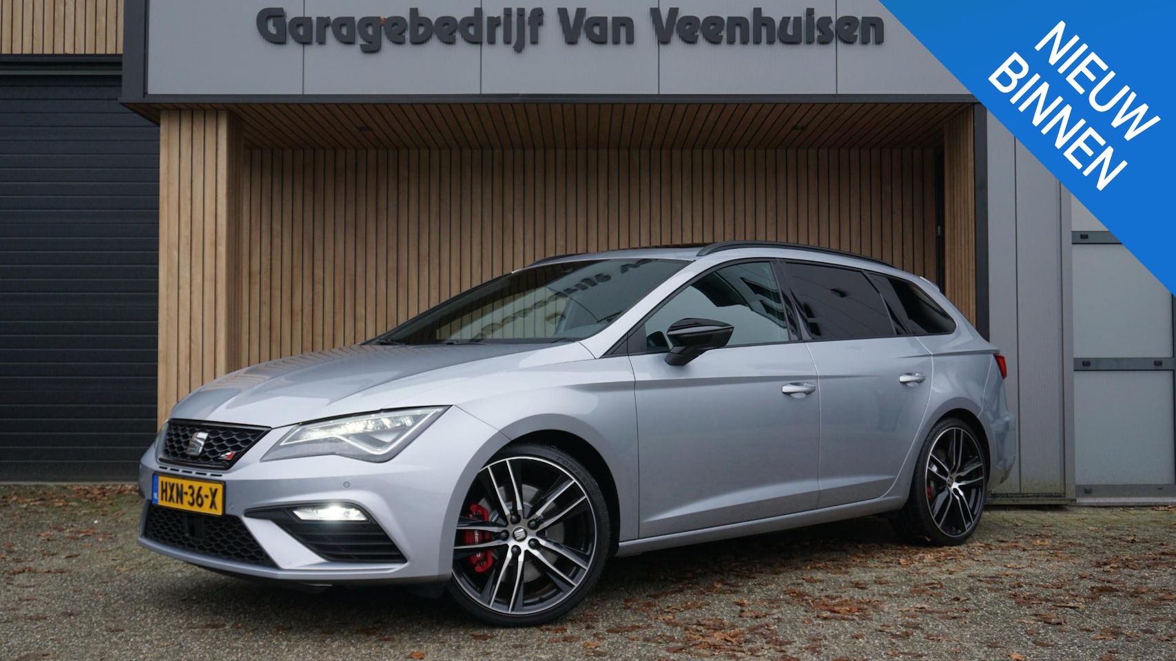 SEAT Leon ST - 2.0 TSI 300pk 4DRIVE CUPRA Pano.Dak *Sfeerverlichting* Virtual Cockpit Keyless Schaalstoel - AutoWereld.nl