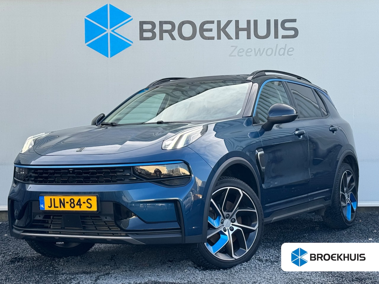 Lynk & Co 01 - - 1.5 262PK PHEV | Orginele Trekhaak | 360° Camera | Panoramadak | Adaptieve Cruise Contro - AutoWereld.nl
