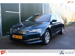 Skoda Superb Combi - 1.4 TSI iV Business Edition, LEER, PANORAMADAK, TREKHAAK, VIRTUEEL, NAVIGATIE