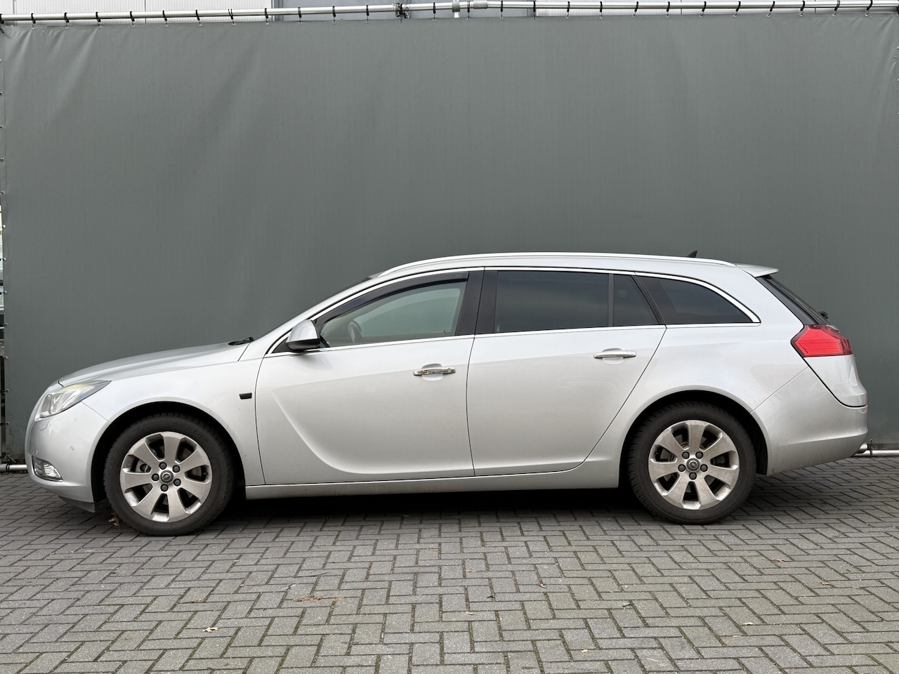 Opel Insignia Sports Tourer - BJR 2011 2.0 T 221 PK Cosmo NIEUW BINNEN! - AutoWereld.nl