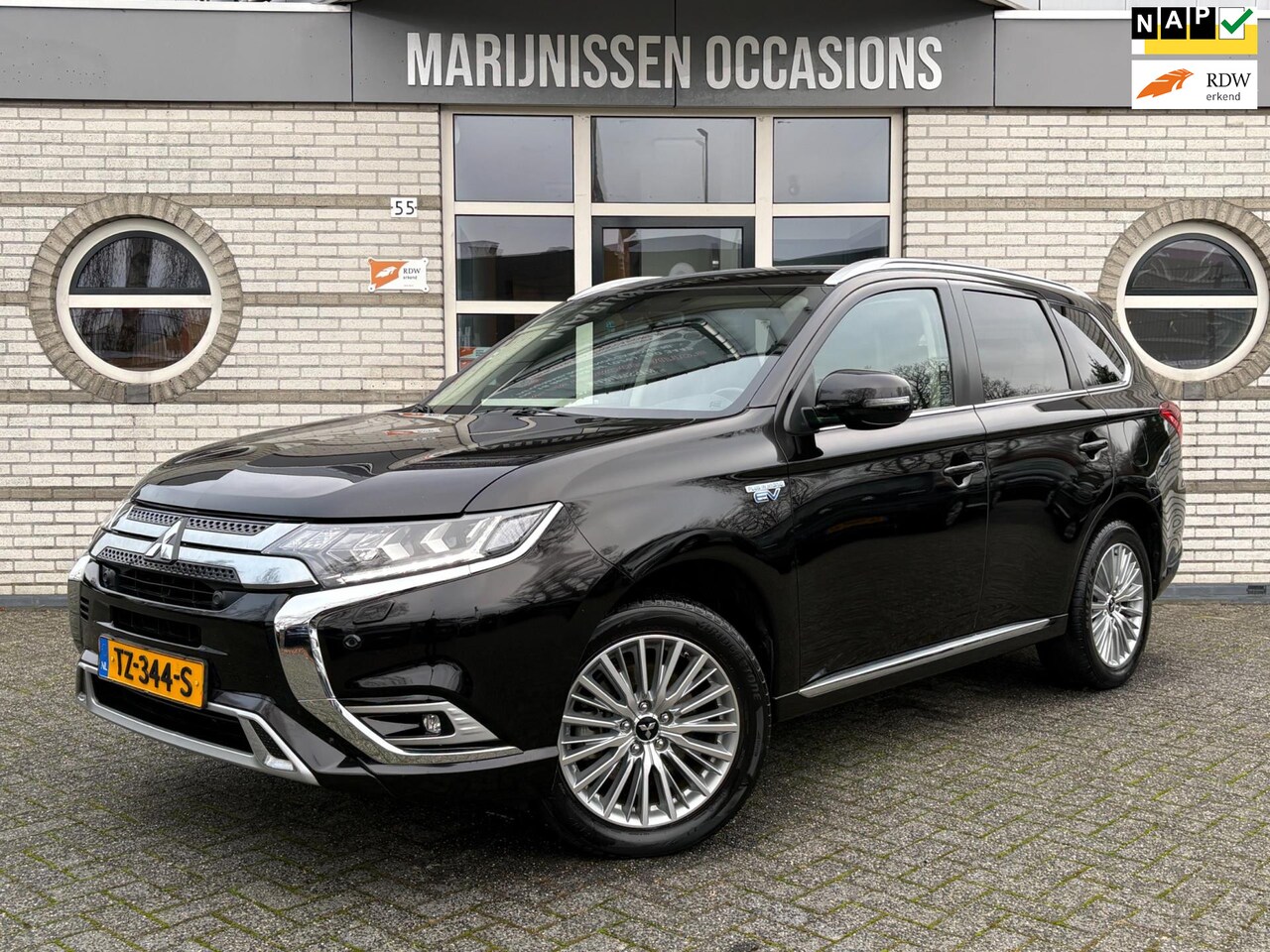 Mitsubishi Outlander - 2.4 PHEV Intense |Trekhk,PDC,Stoelvw| - AutoWereld.nl