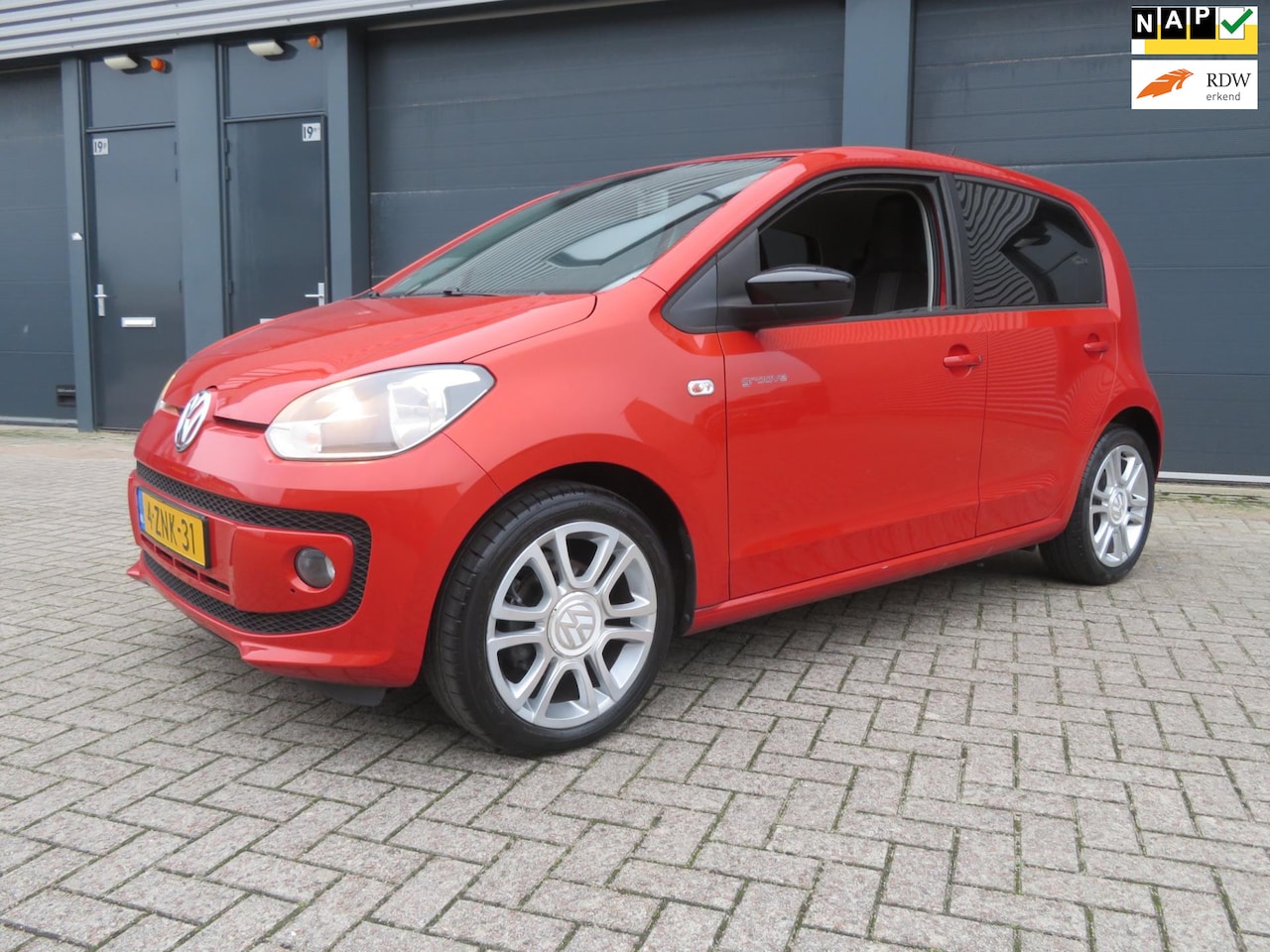 Volkswagen Up! - 1.0 groove up! BlueMotion 5 deurs nieuwe apk 11-2026 - AutoWereld.nl