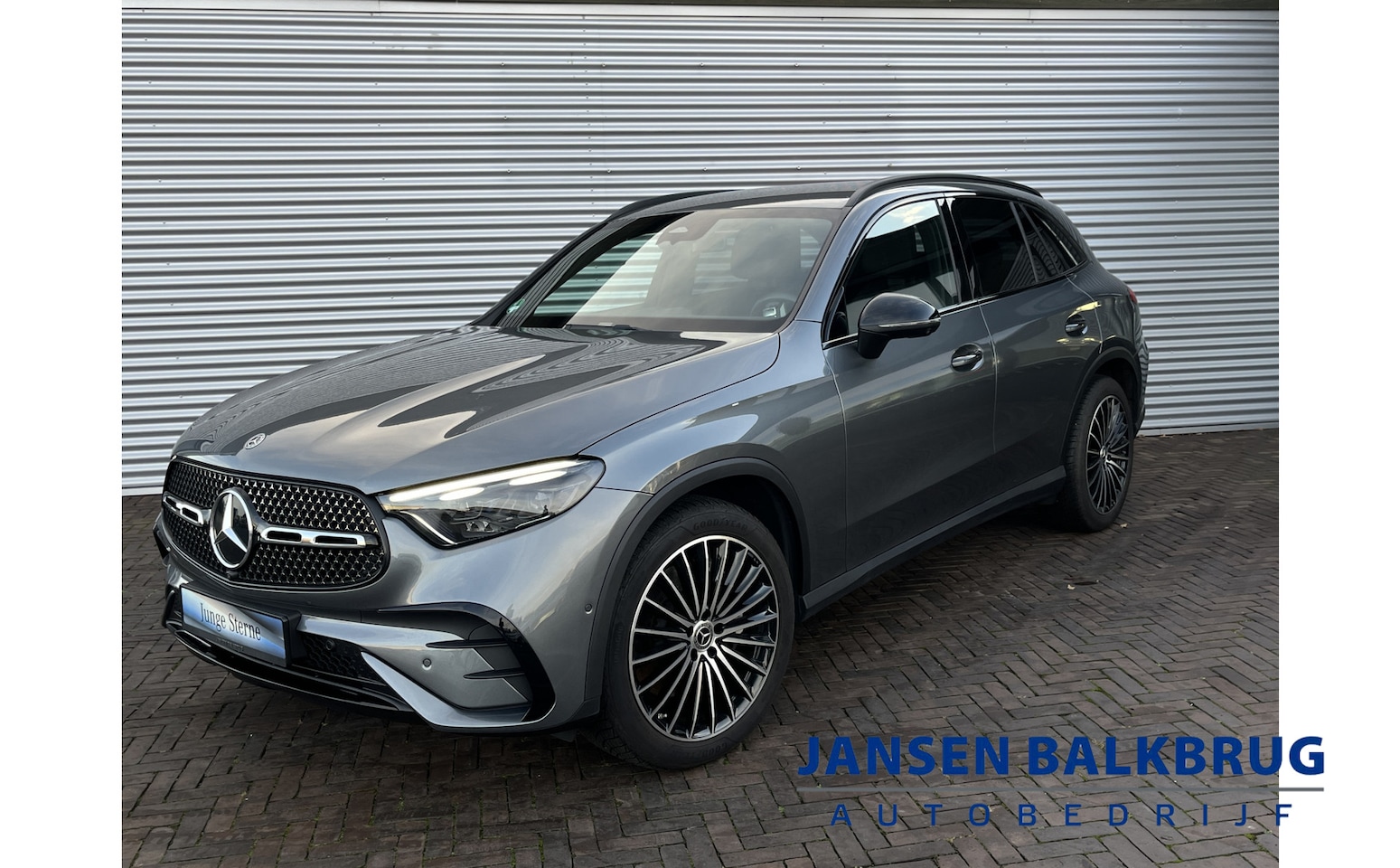 Mercedes-Benz GLC-klasse - 300 4MATIC AMG Line night trekhaak - AutoWereld.nl