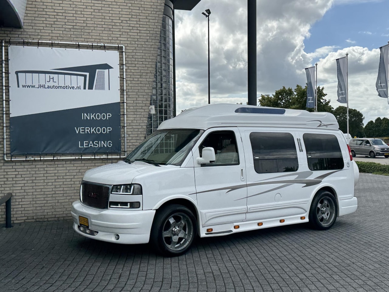 GMC Savana - V8*CAMPER*VAN*7-PERS*3300KG TR*MASSAGE*ORIG.NL*LPG - AutoWereld.nl