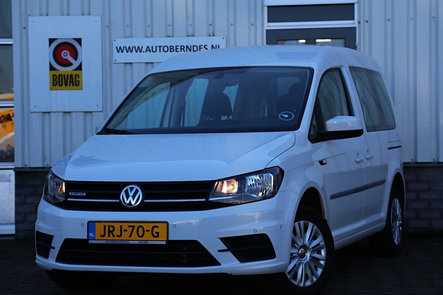 Volkswagen Caddy - 1.4 TGI Trendline 5 Persoons Automaat*Perfect VW Onderh.*Trekhaak/2x zijschuifdeur/Stoelve - AutoWereld.nl